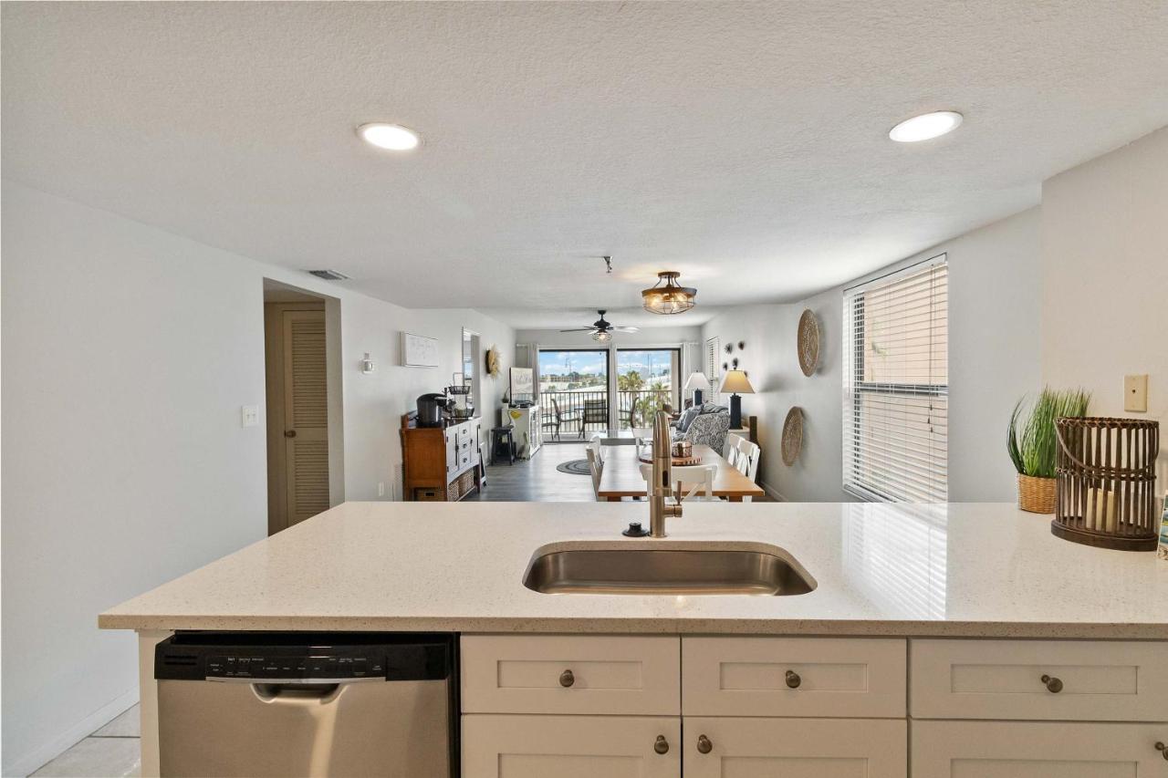 301 Beach Place Condos St. Pete Beach Exterior foto